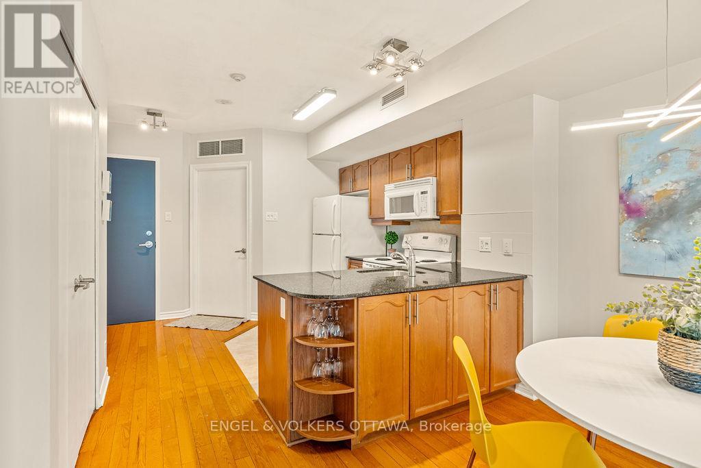 1403 - 445 LAURIER AVENUE W