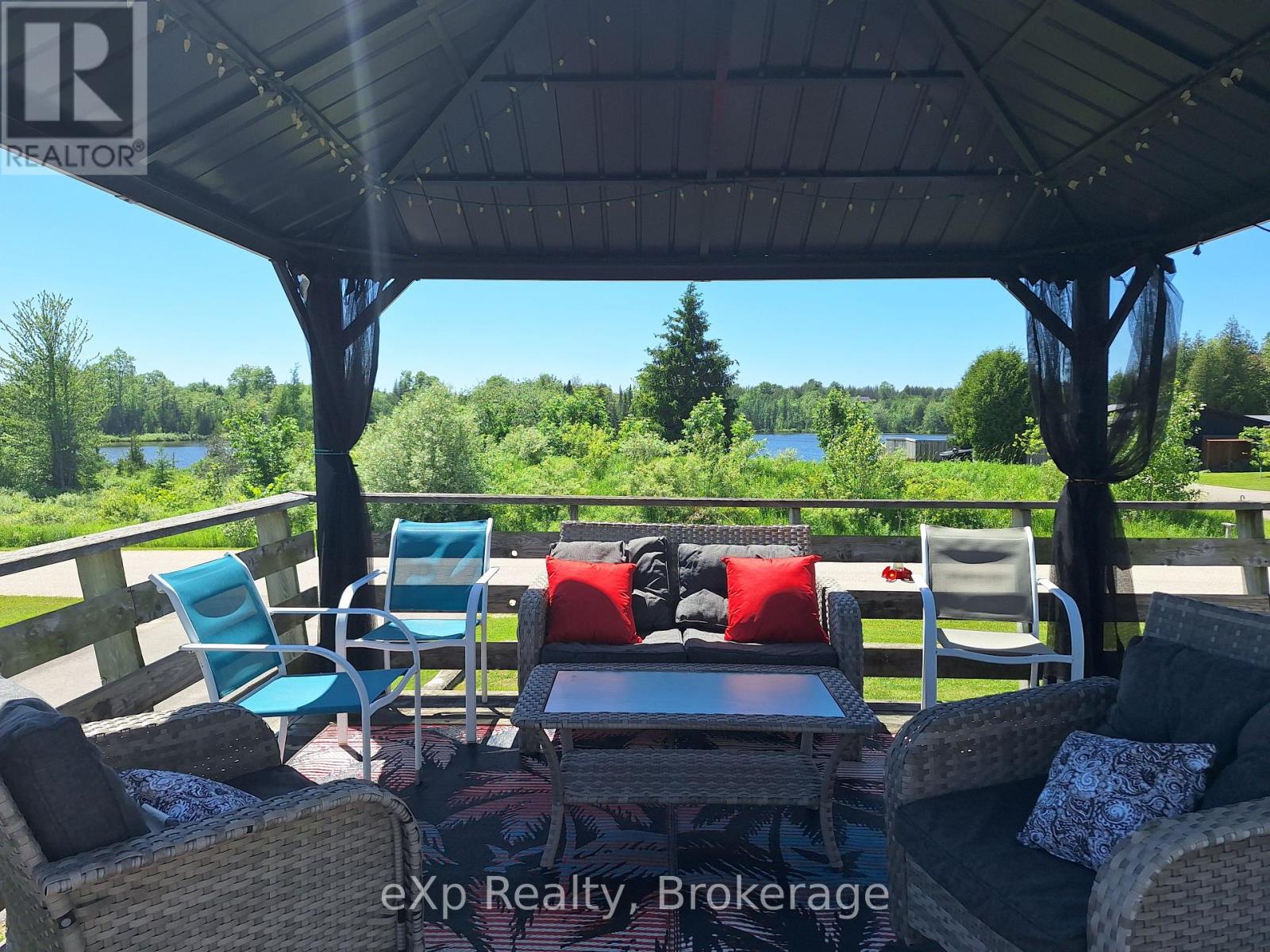 125 LAKE DRIVE