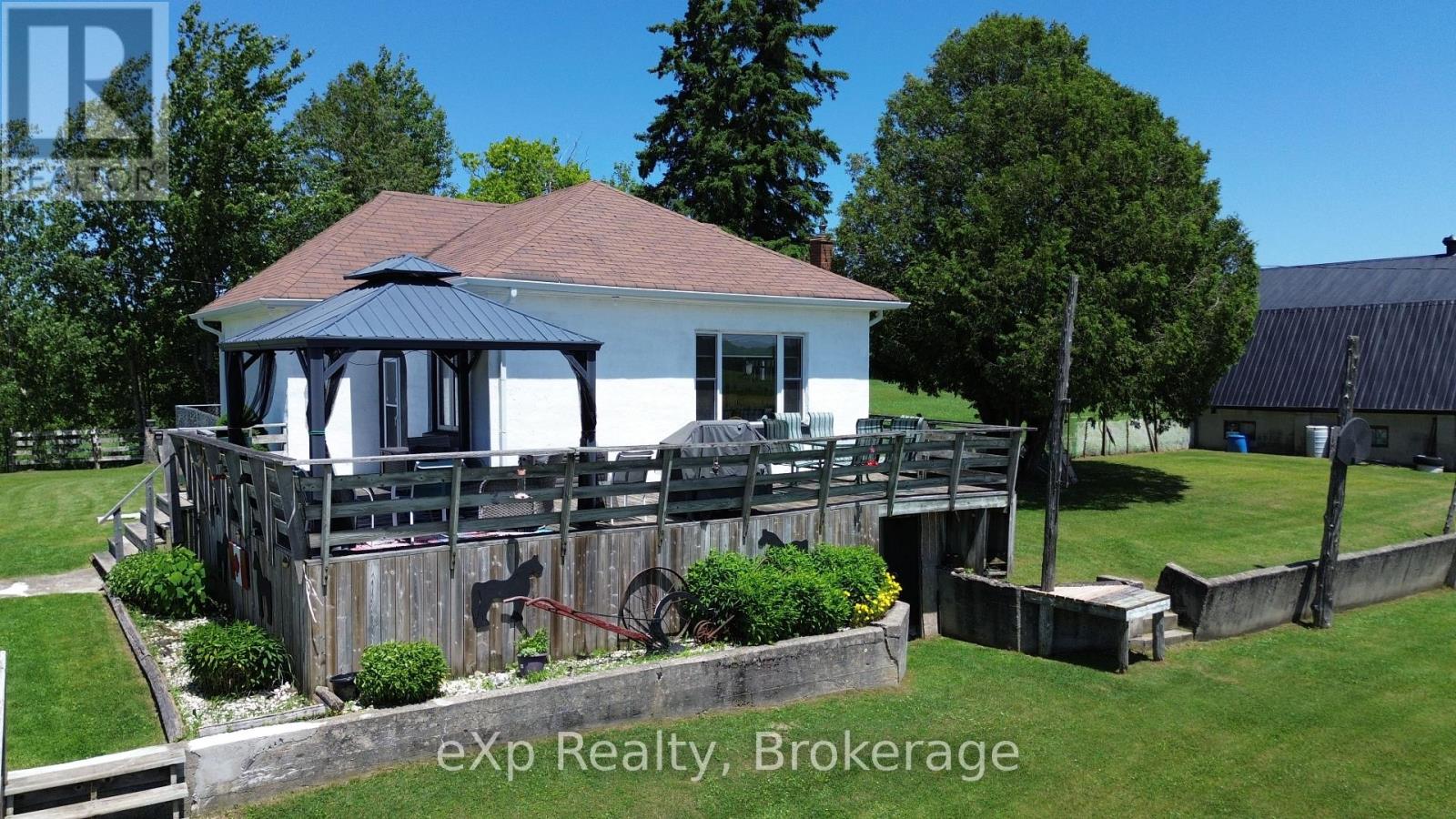 125 LAKE DRIVE