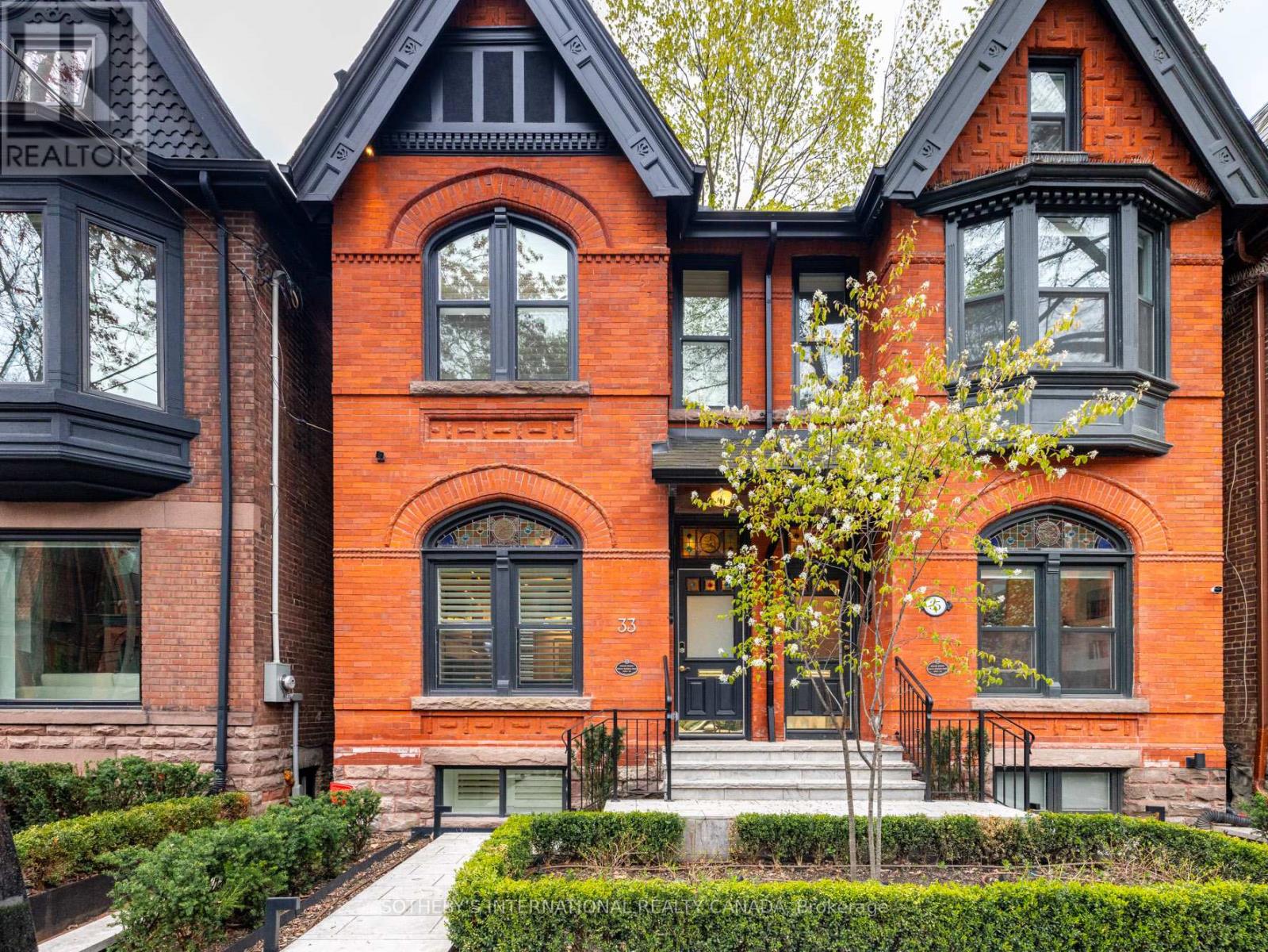 33 TRANBY AVENUE