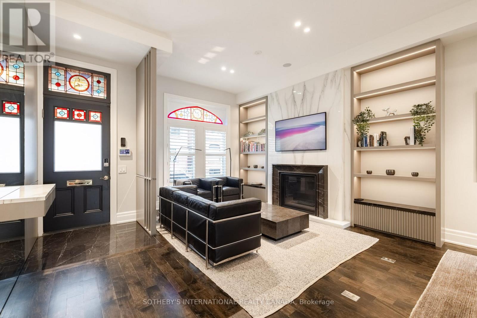 33 TRANBY AVENUE