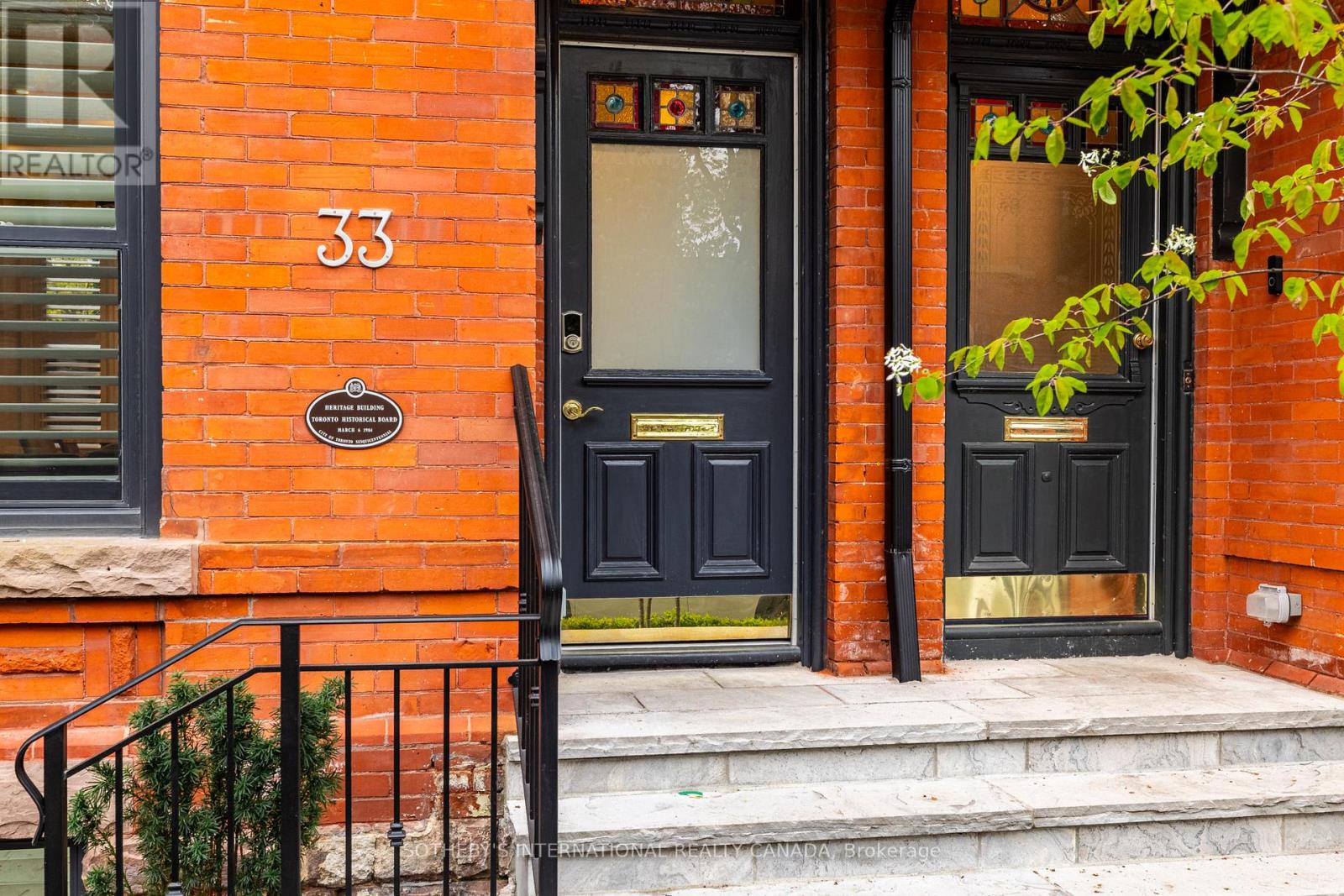 33 TRANBY AVENUE