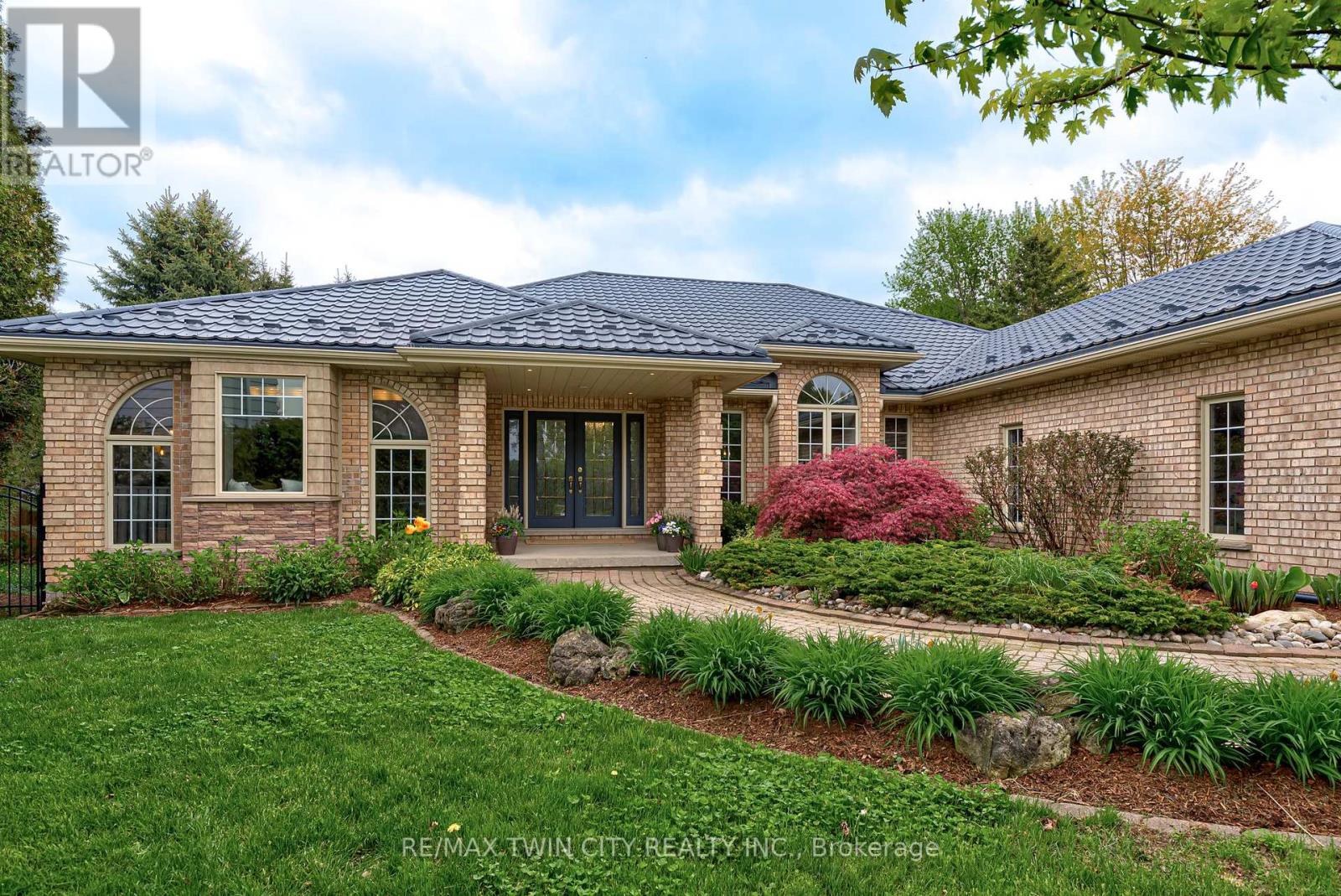 247 MONTCLAIR PLACE