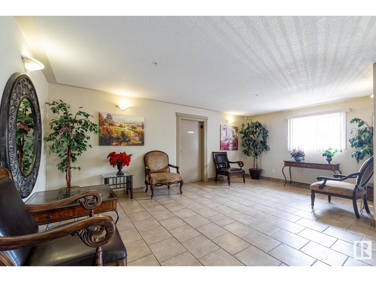 #431 7511 171 ST NW