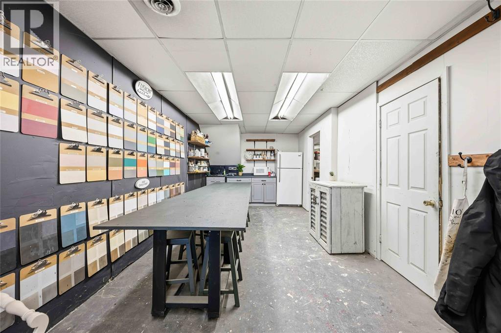 116 East STREET North