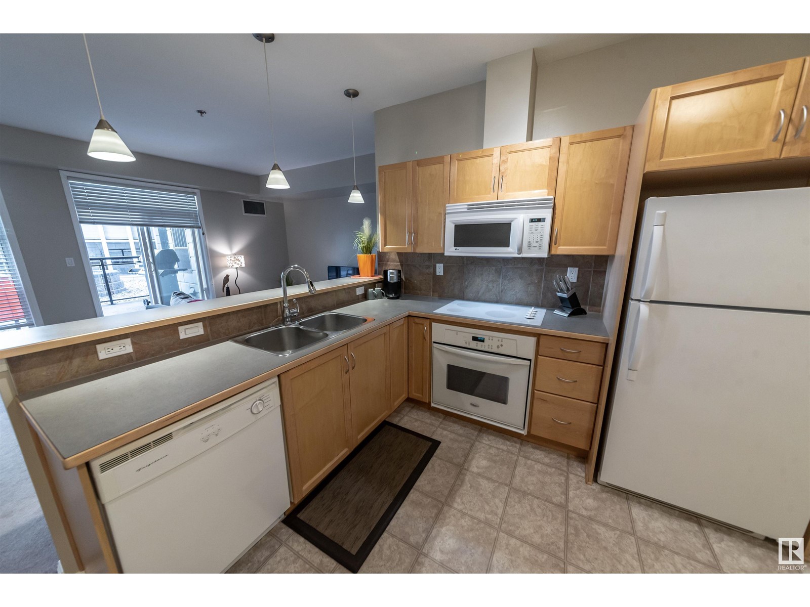 #150 4827 104A ST NW