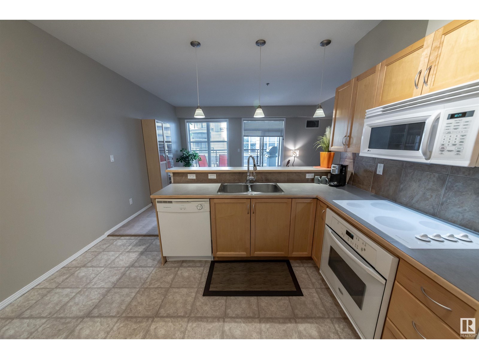 #150 4827 104A ST NW