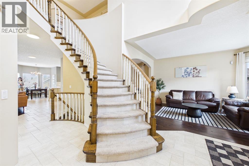 15 Royal Crest Terrace NW