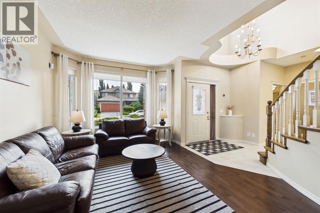 15 Royal Crest Terrace NW