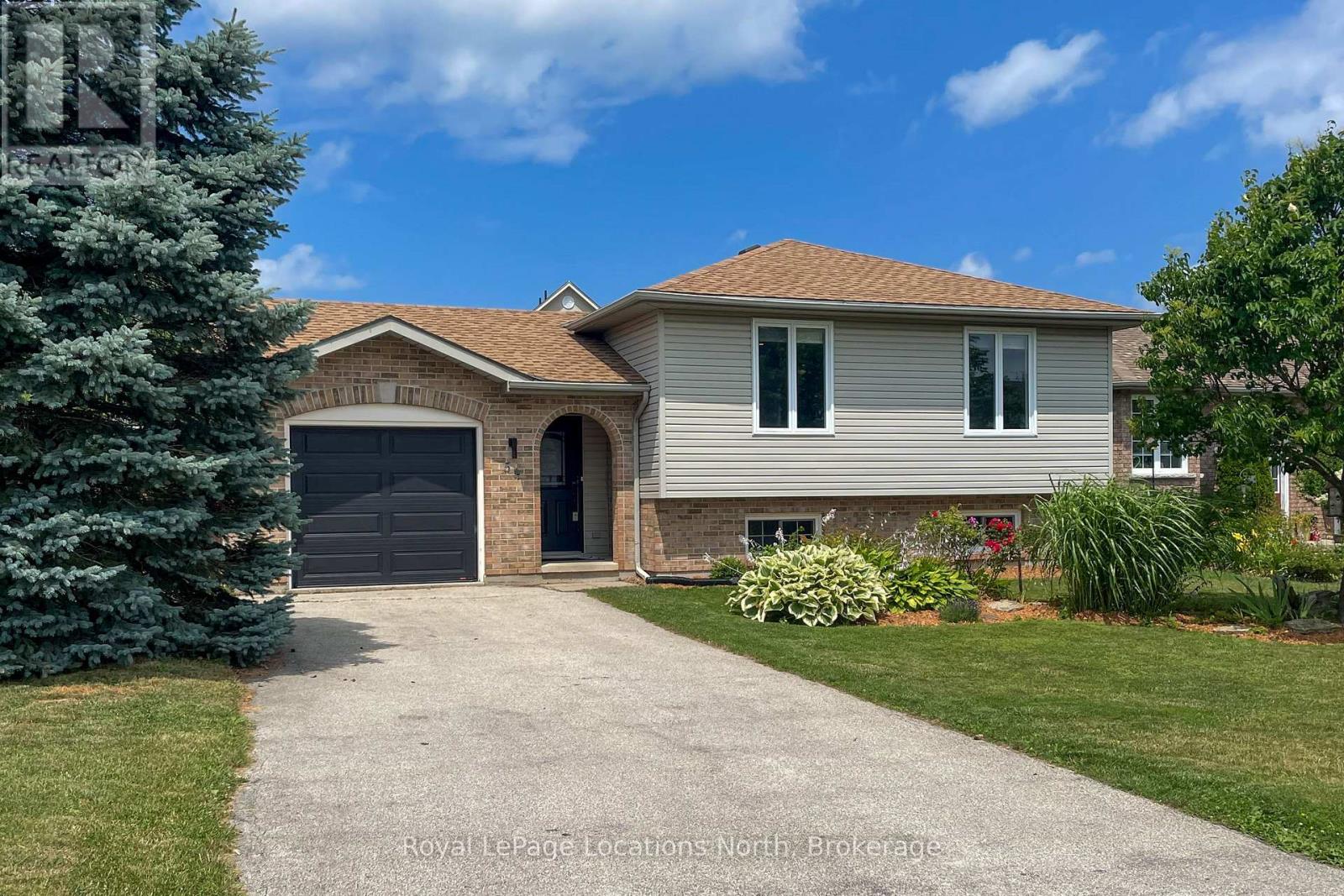 54 ALBERY COURT