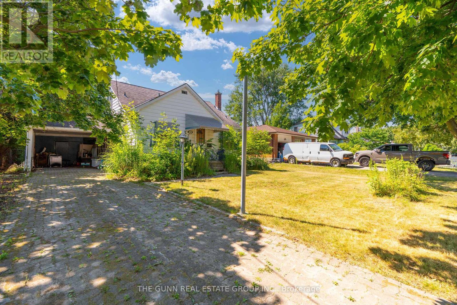 931 WILLOW DRIVE
