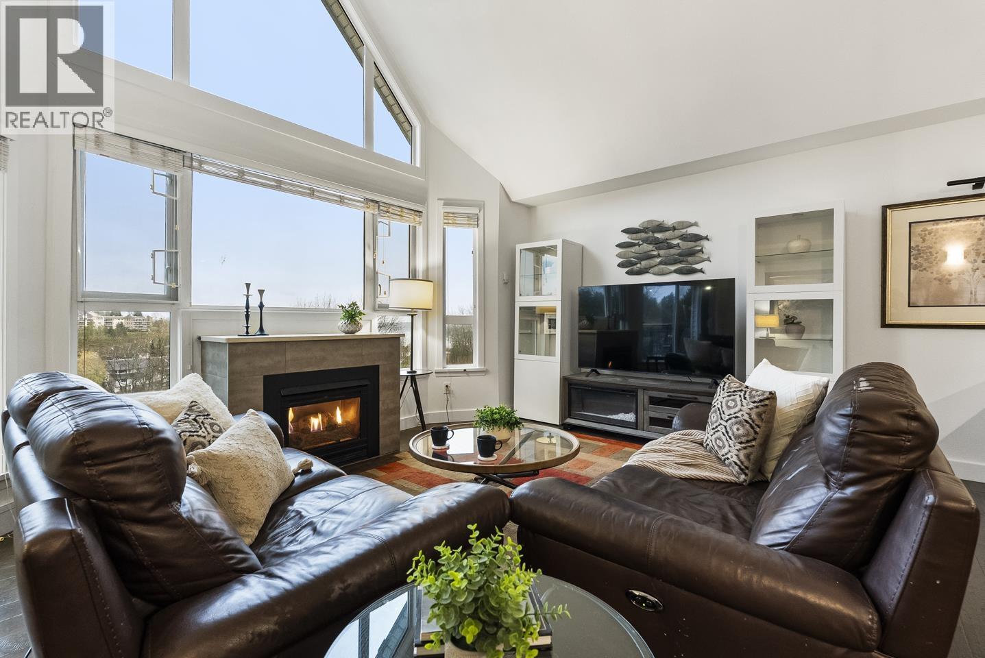 412 11595 FRASER STREET