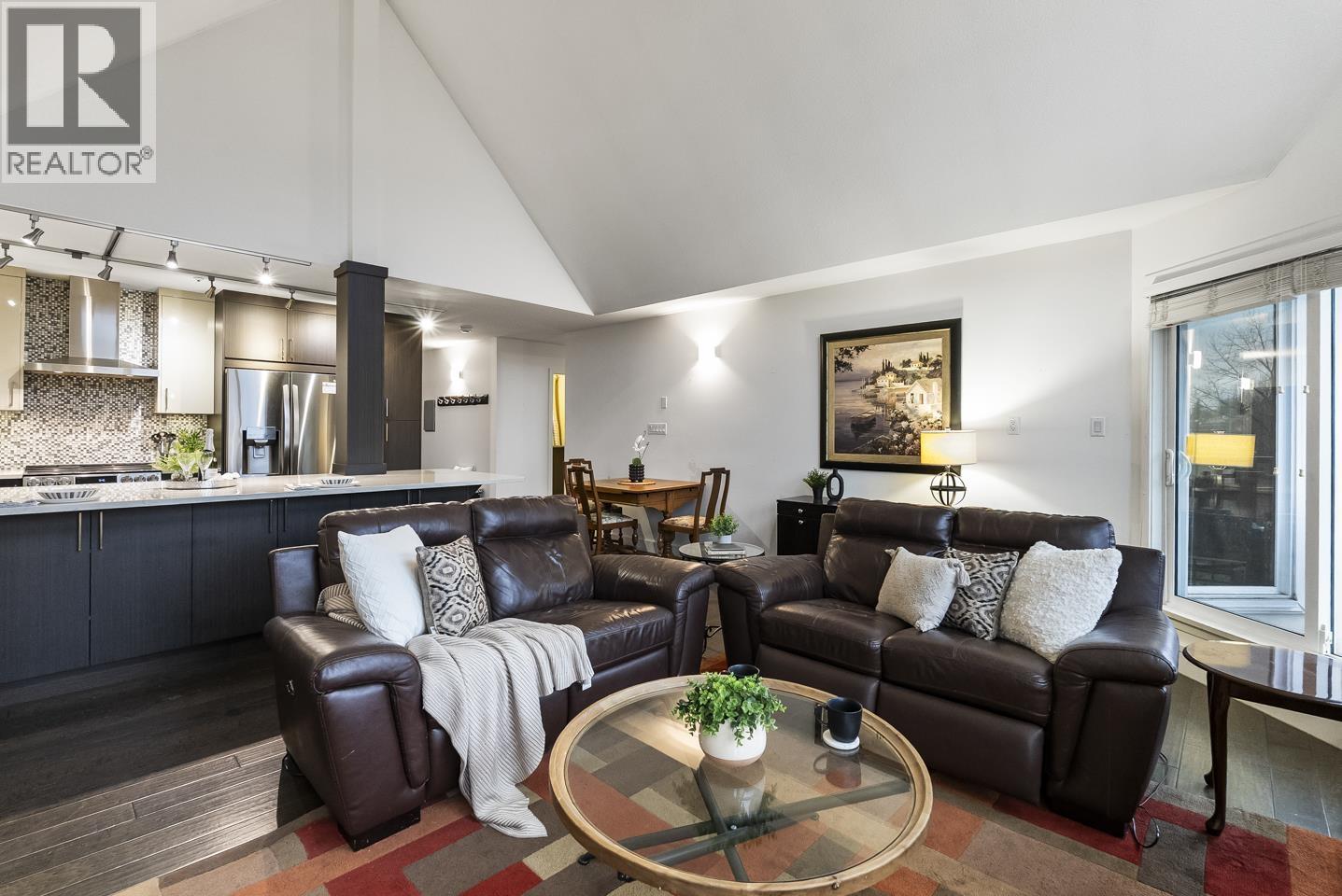 412 11595 FRASER STREET