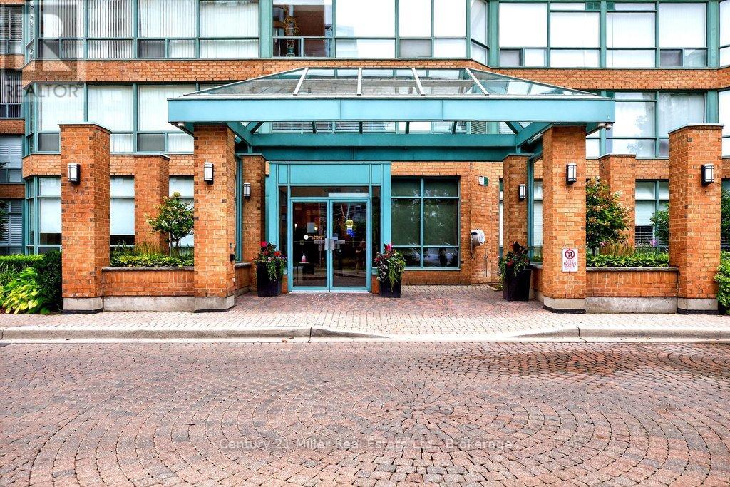 1605 - 1276 MAPLE CROSSING BOULEVARD