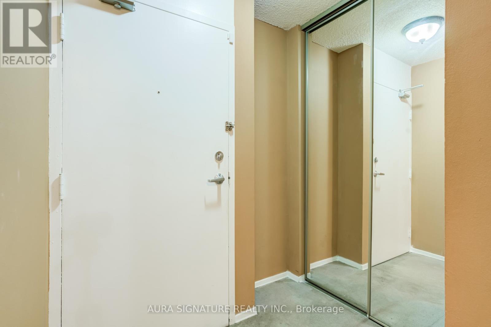 401 - 3077 WESTON ROAD