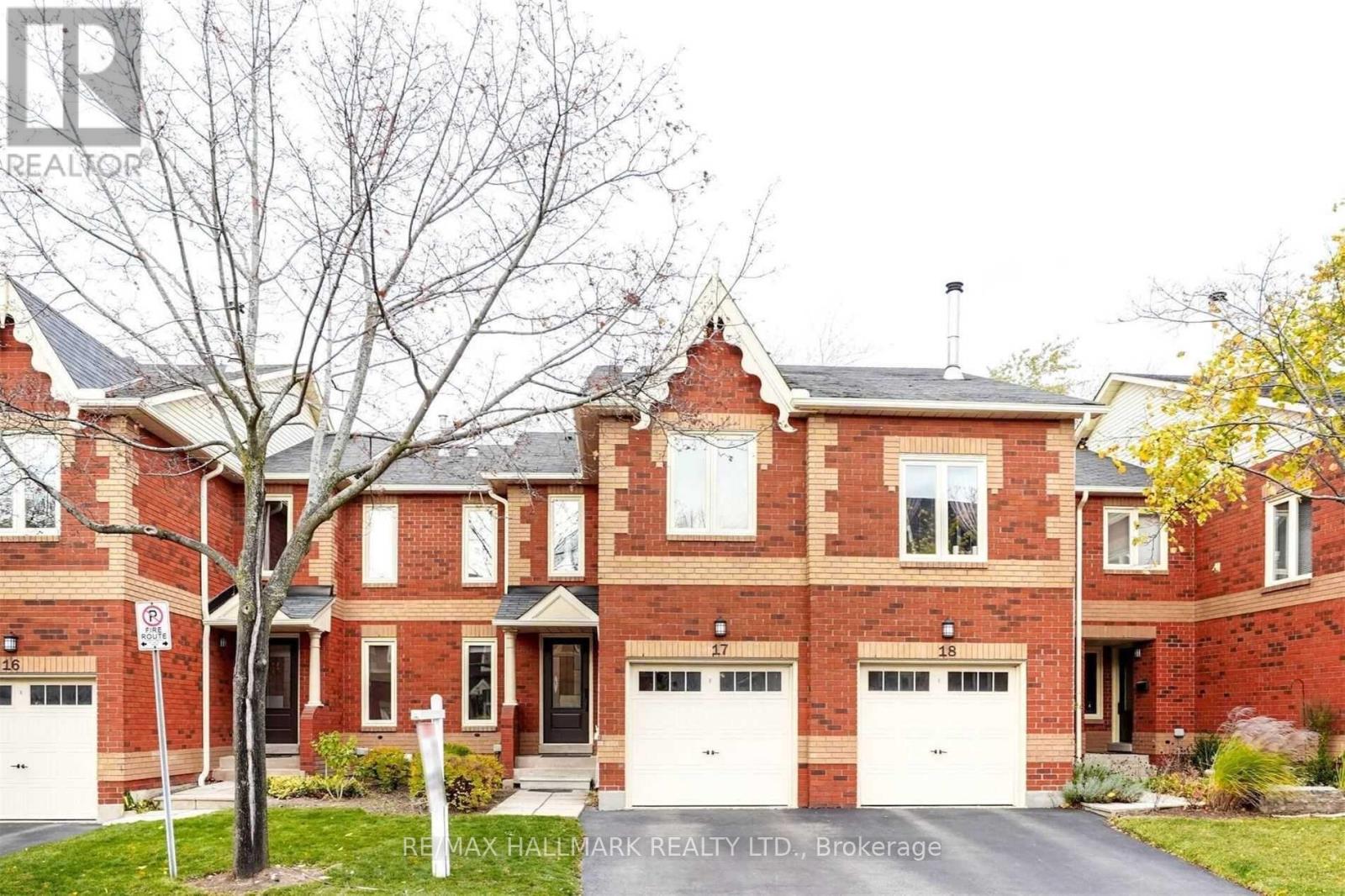 Photo 1 of 21 — 17 - 2006 GLENADA CRESCENT Unit 17, Oakville (WC Wedgewood Creek), ON L6H5R9