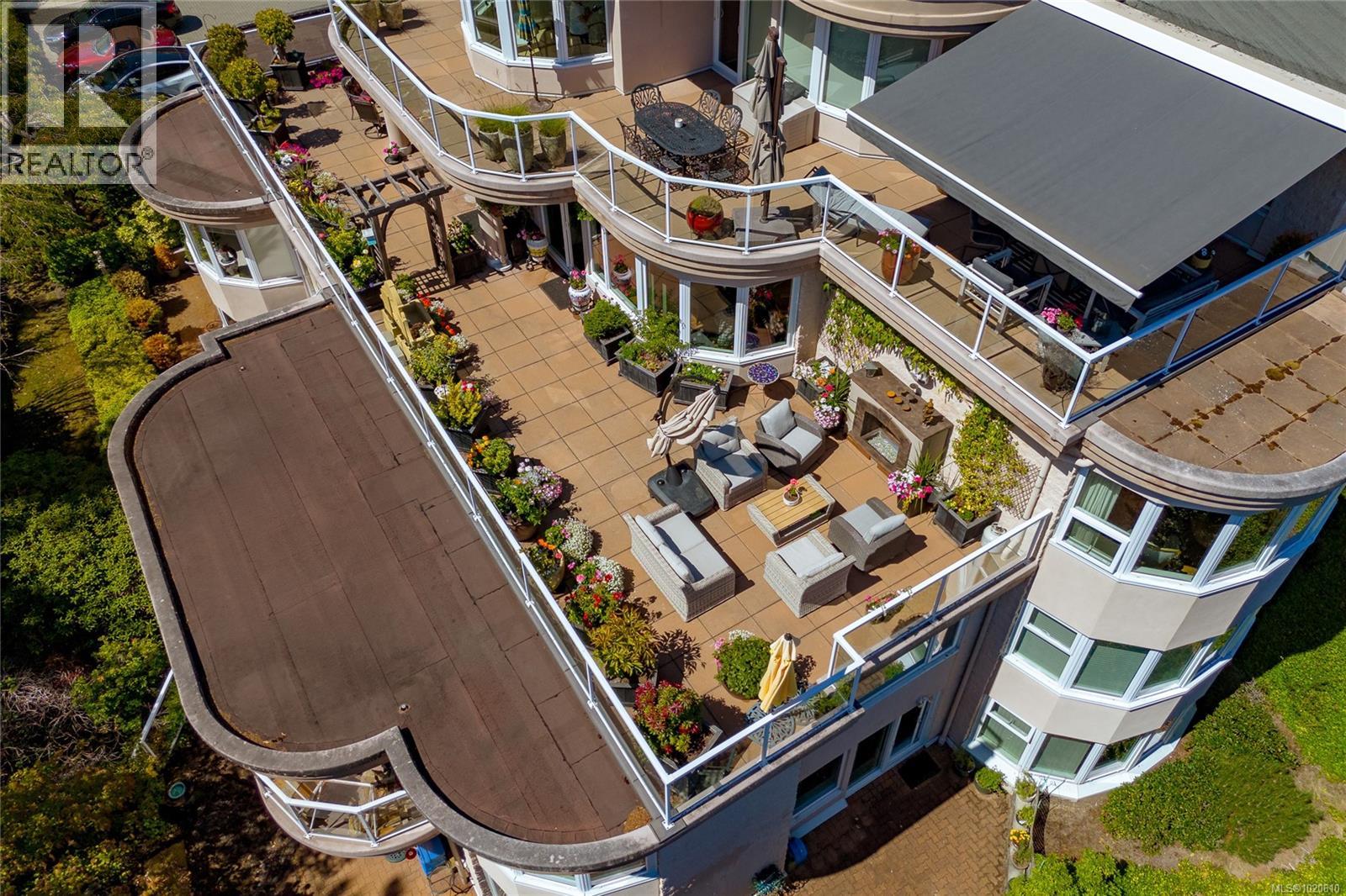 3304 2829 Arbutus Rd