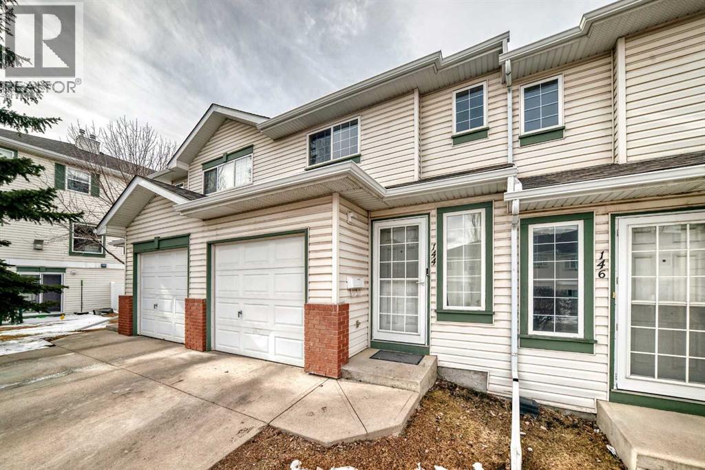 144 Country Hills Villas NW