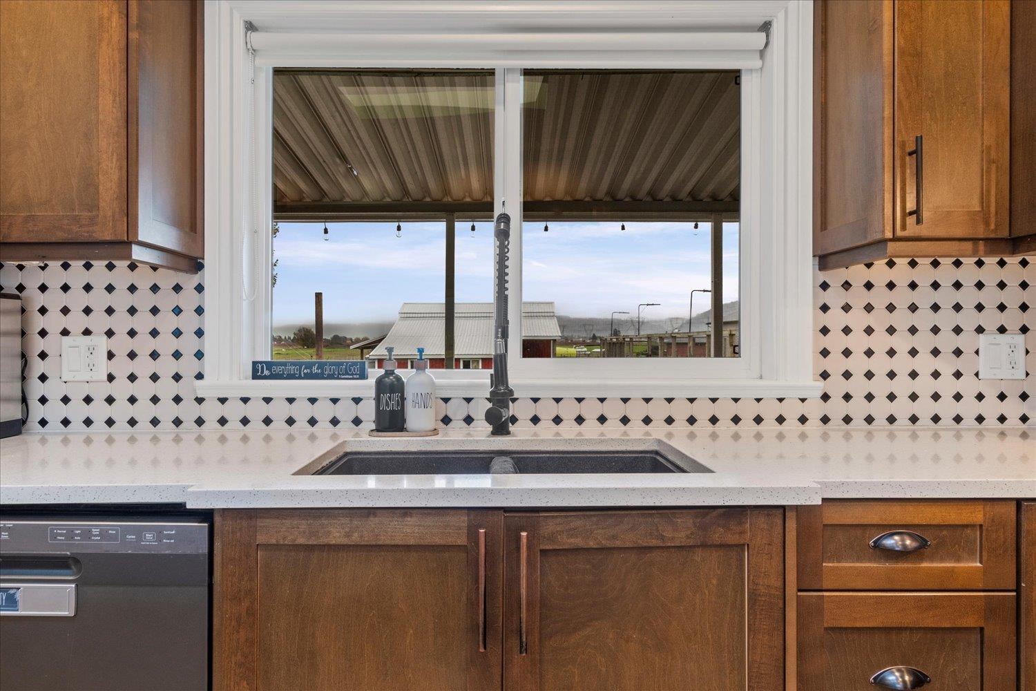 5844 BLACKBURN ROAD|Greendale