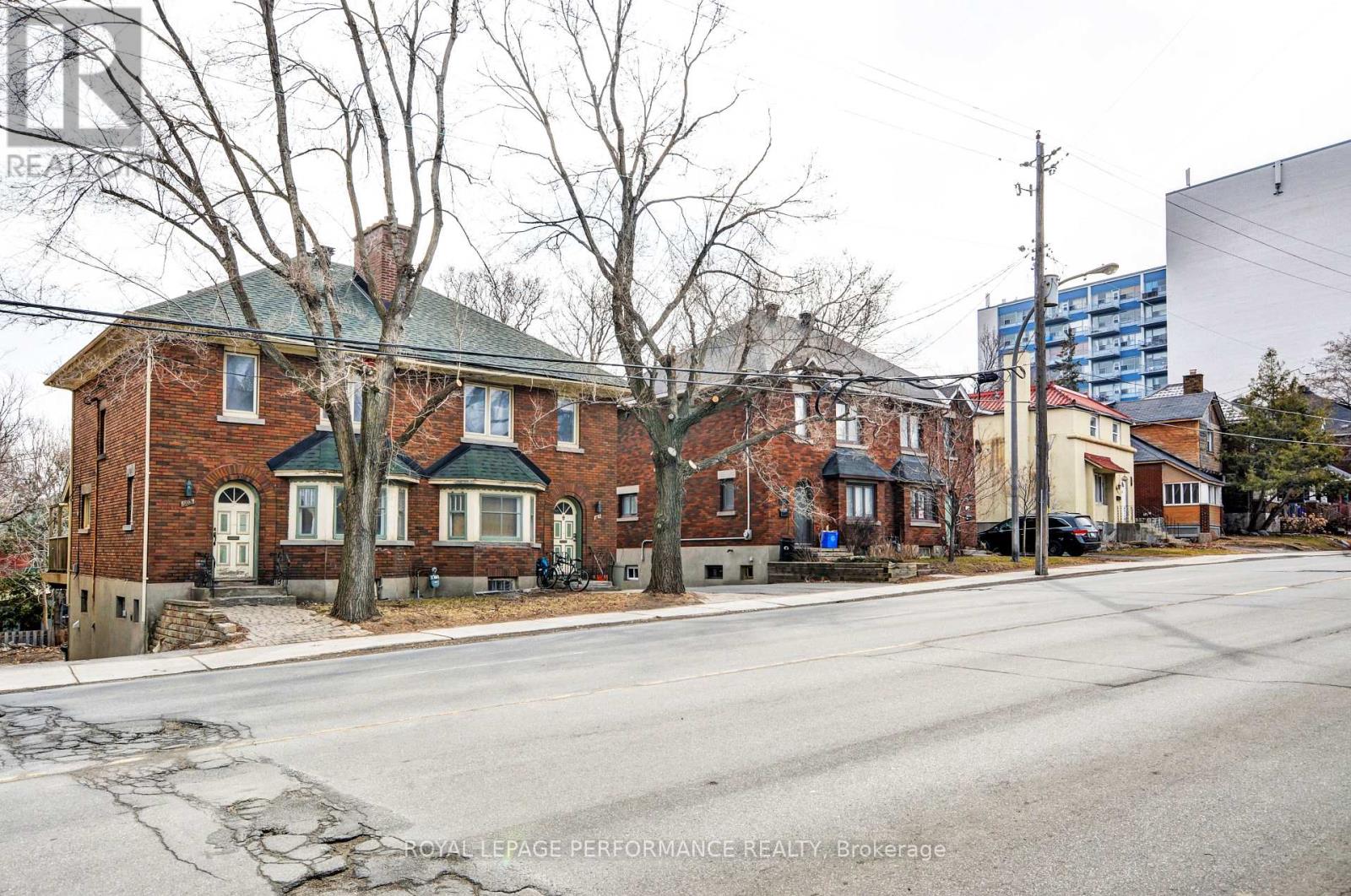923-949 BRONSON AVENUE