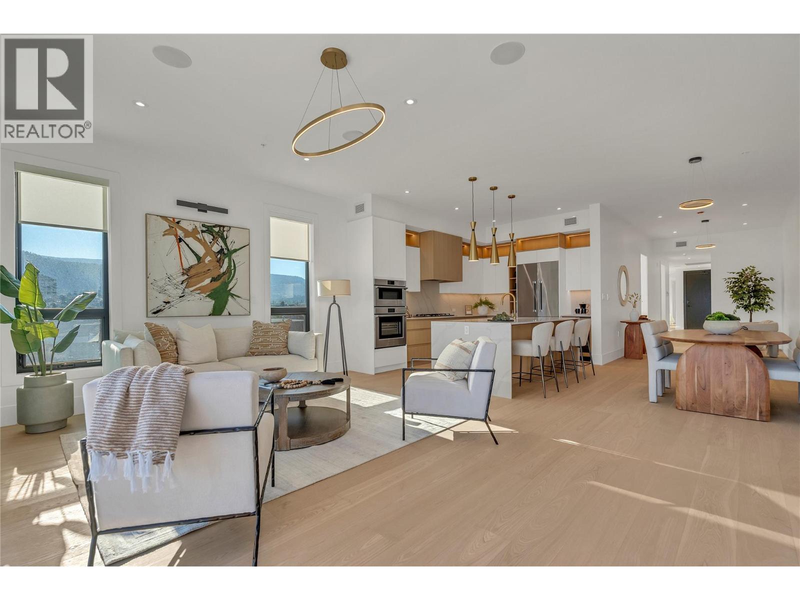 602 Lakeshore Drive Unit# 401