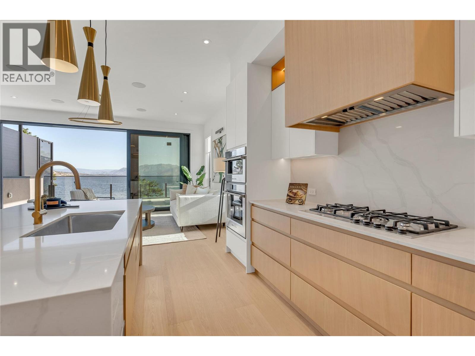 602 Lakeshore Drive Unit# 401