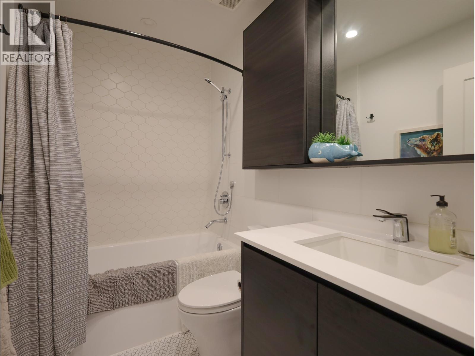 224 3131 MURRAY STREET