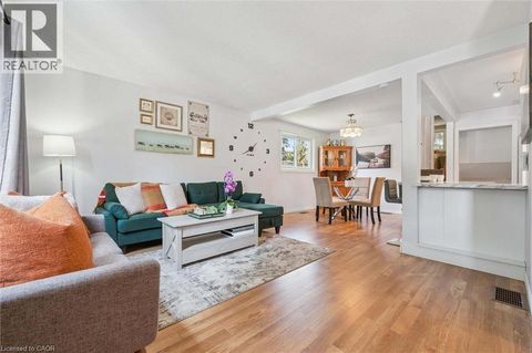 158 BARNICKE Drive Cambridge ON N3C3M4