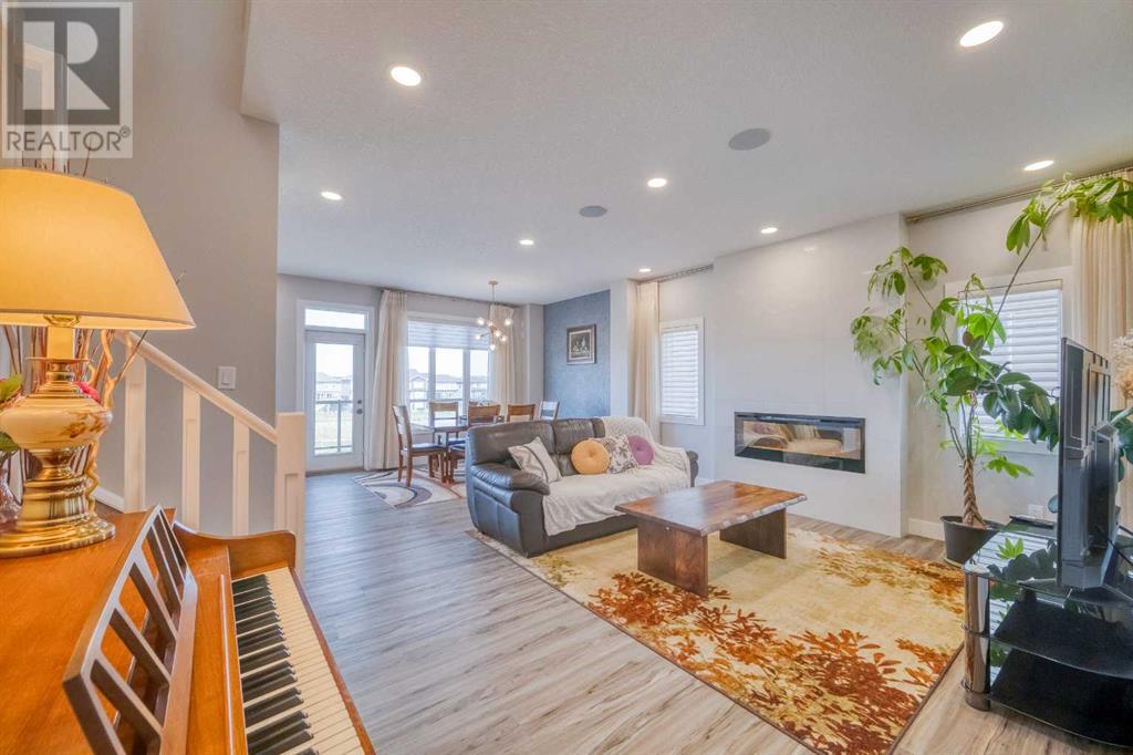 81 Carringvue Manor NW