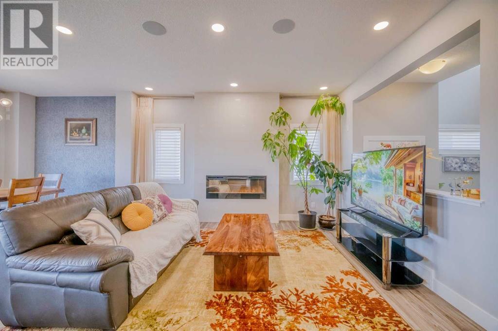 81 Carringvue Manor NW