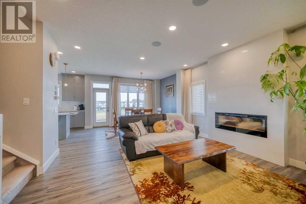 81 Carringvue Manor NW