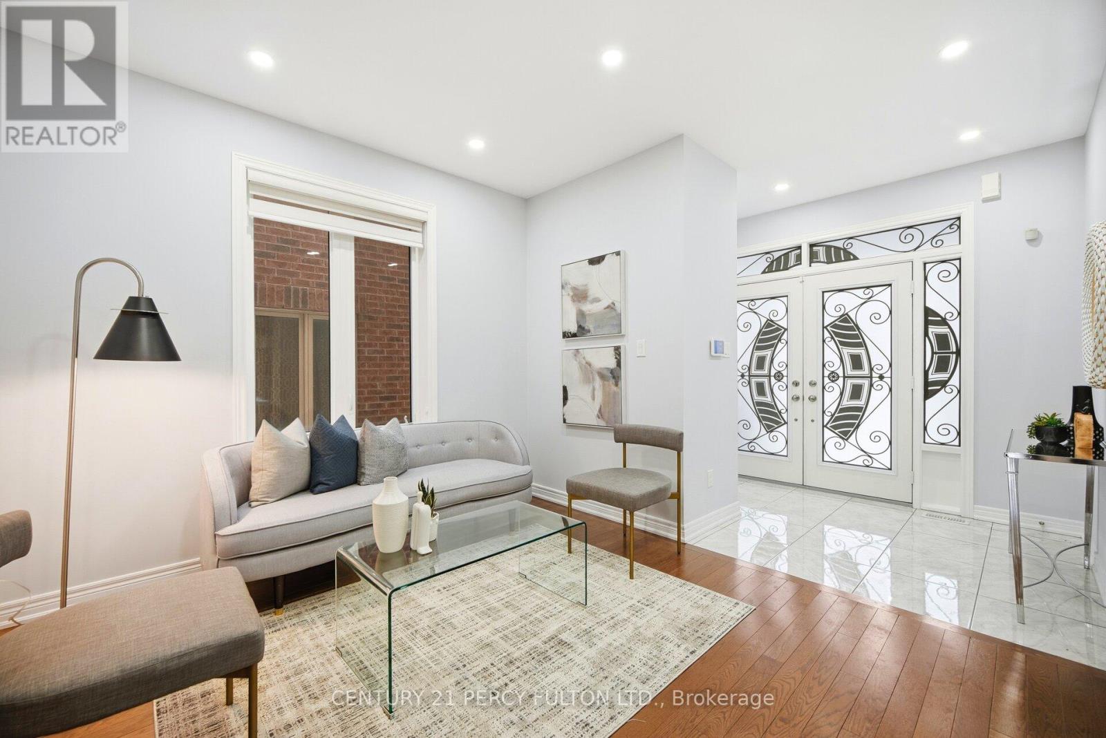 2415 KENTUCKY DERBY WAY