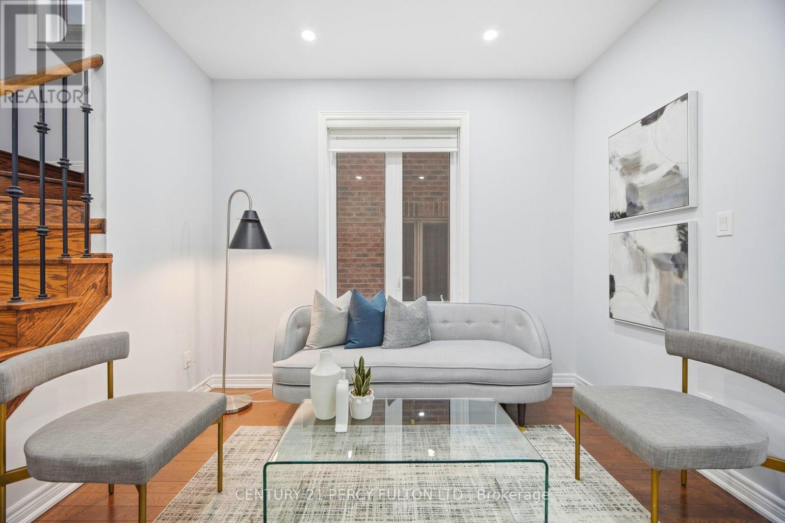 2415 KENTUCKY DERBY WAY