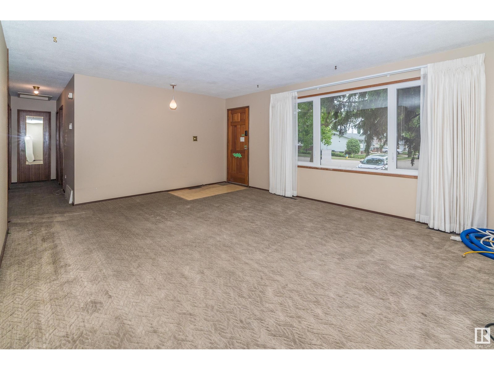 5952 152A AV NW