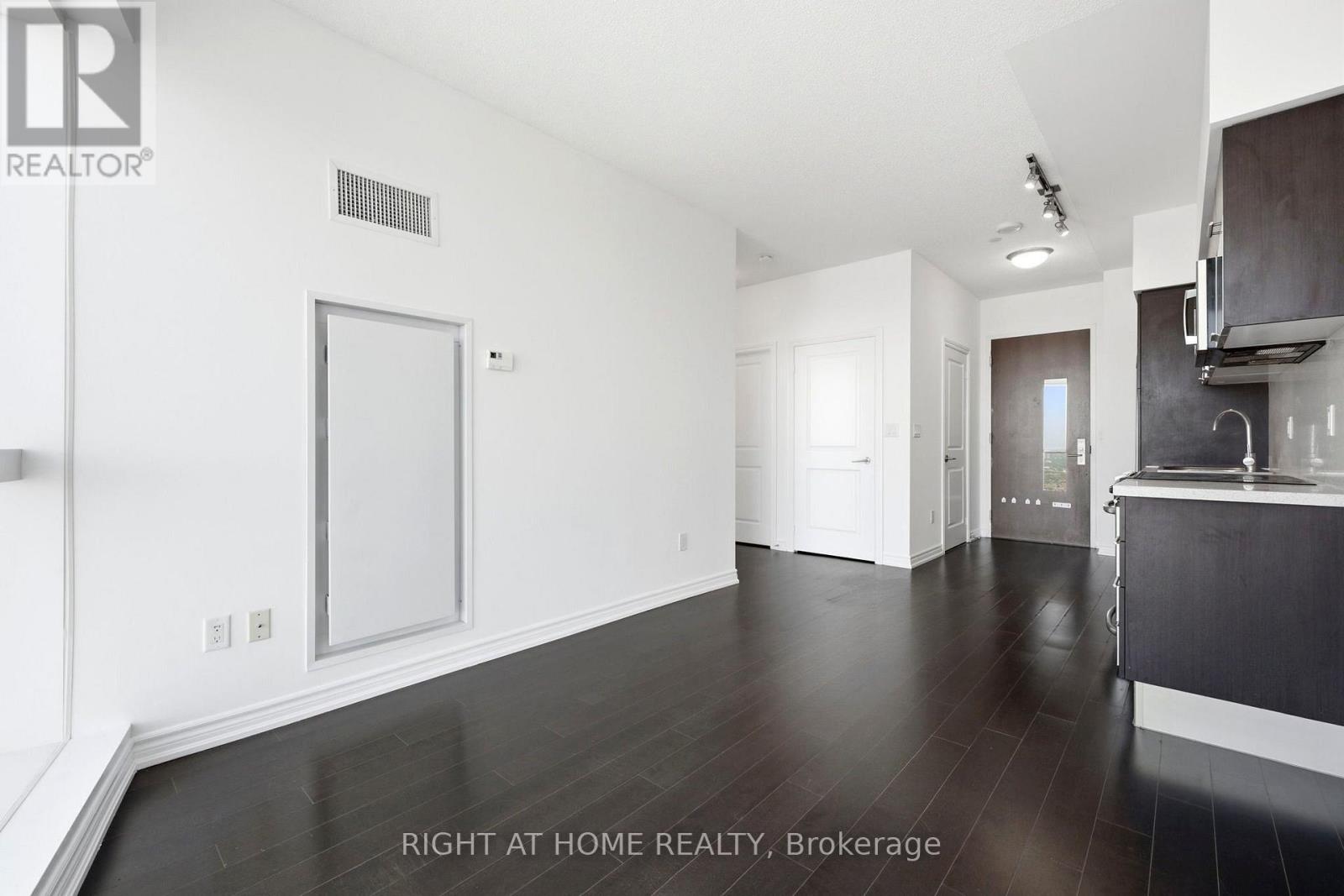 5614 - 386 YONGE STREET