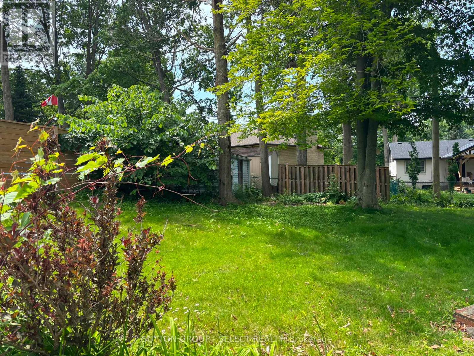 316 RIDGEWOOD CRESCENT