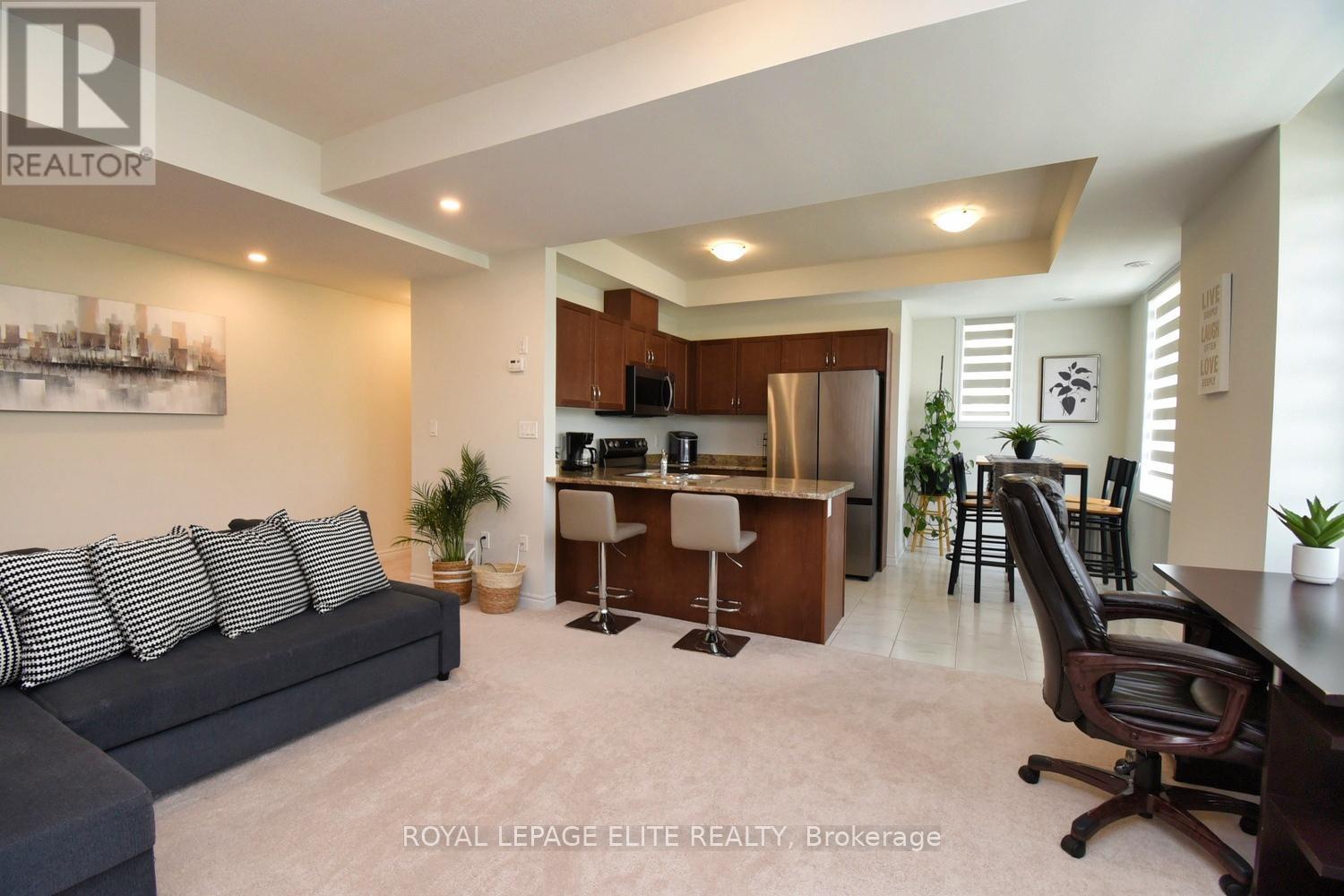69 - 383 DUNDAS STREET E