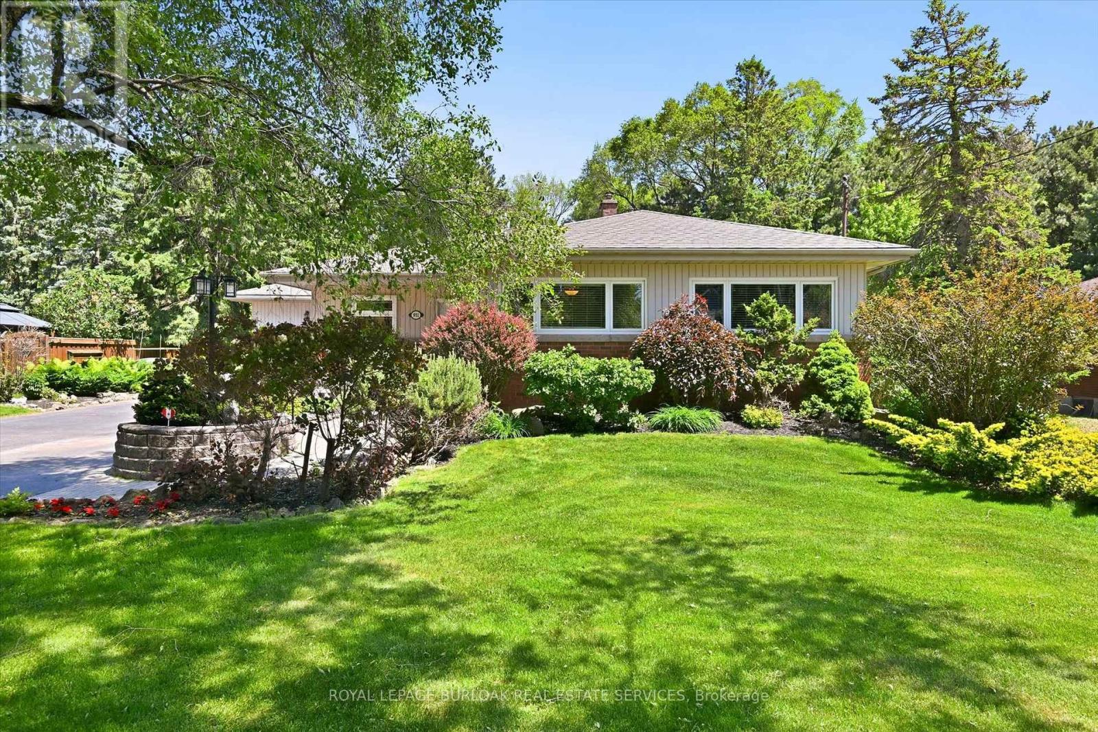 951 CLOVERLEAF DRIVE