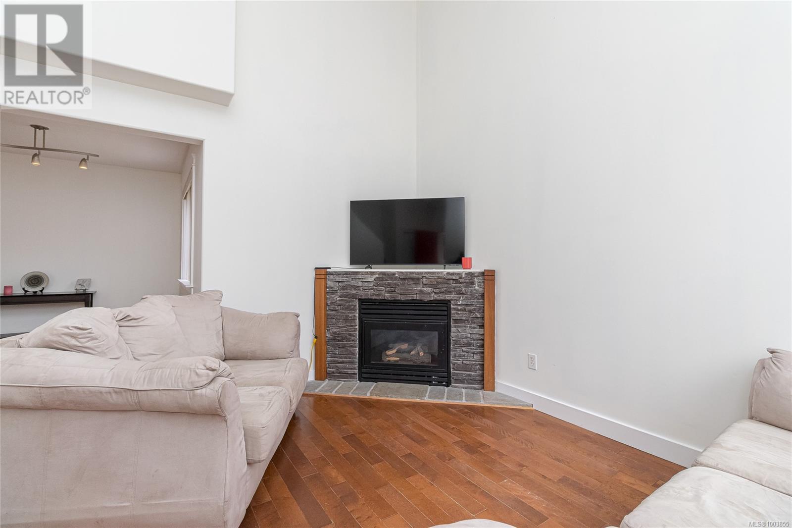 2466 Galland Ave