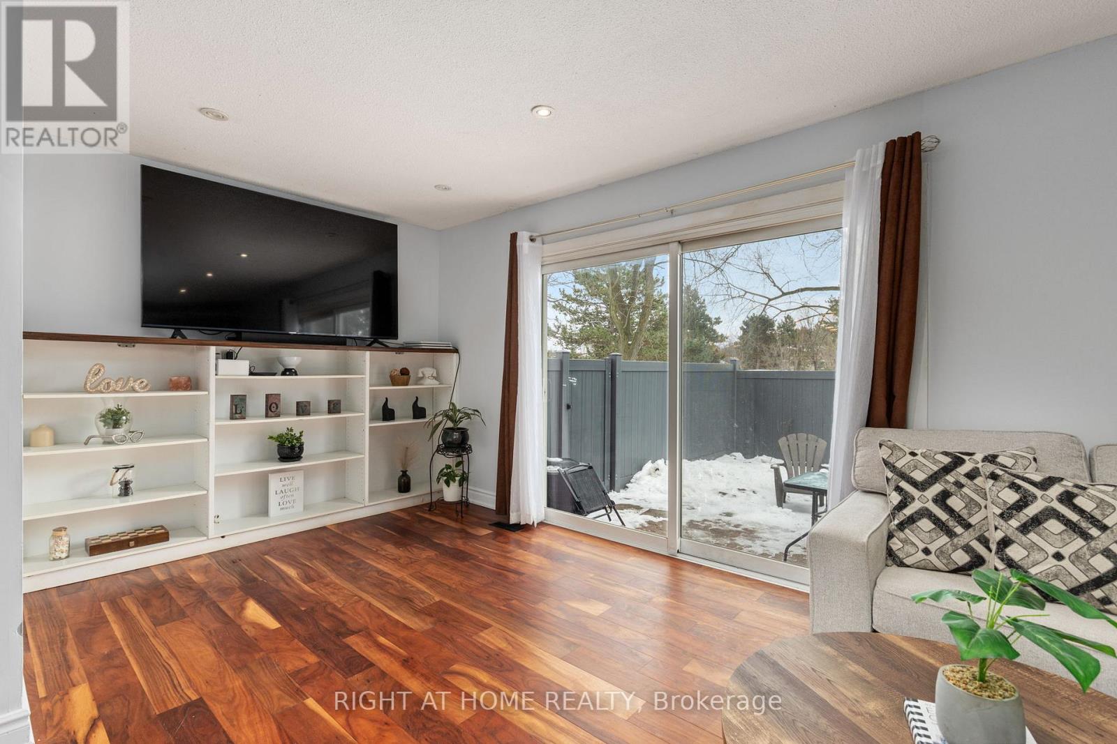 25 - 120 FALCONER DRIVE