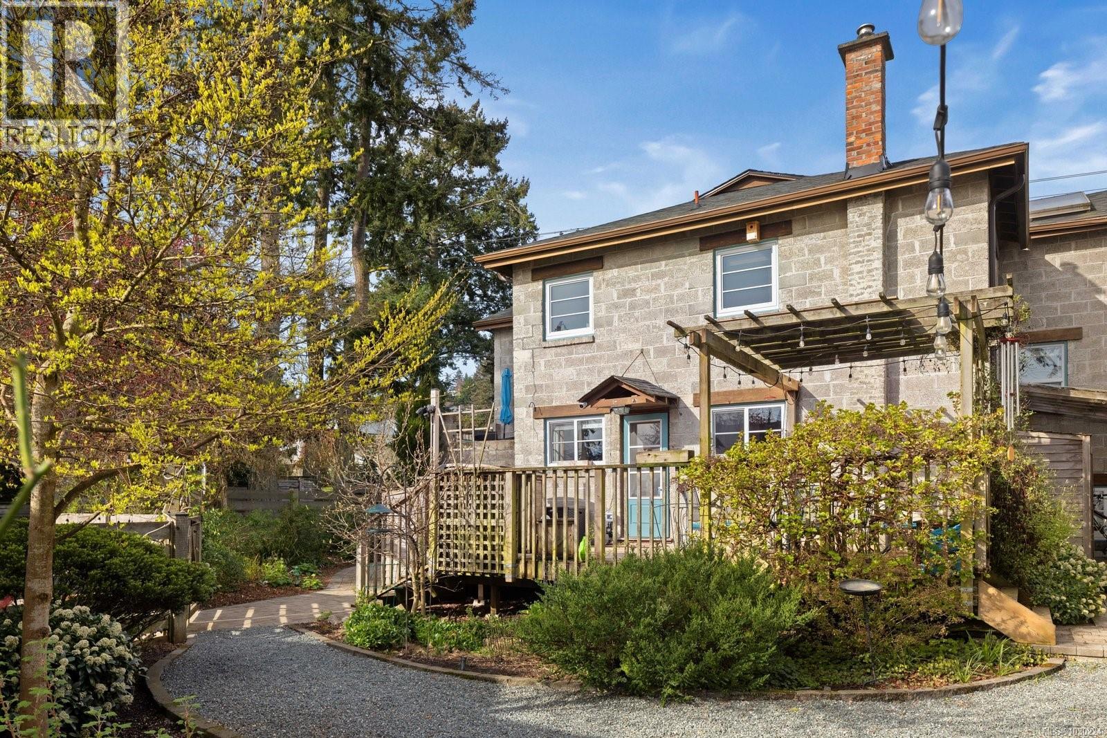 5165 Cordova Bay Rd