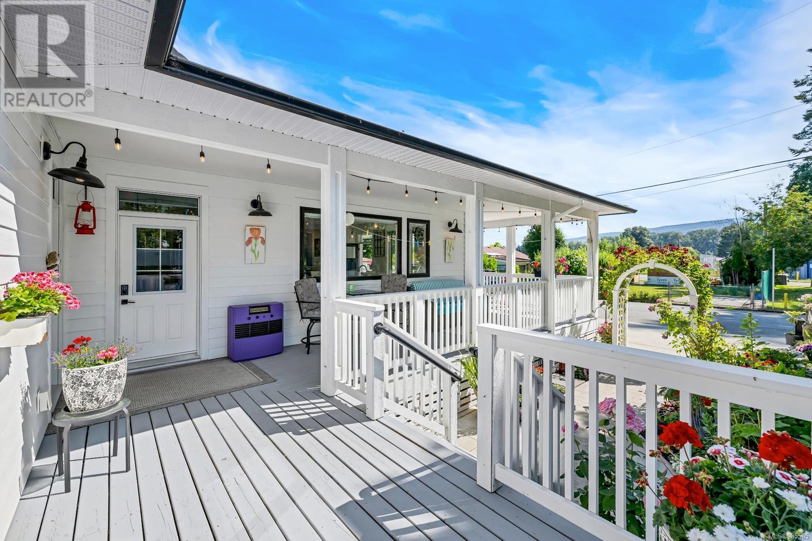 141 Castle Pl