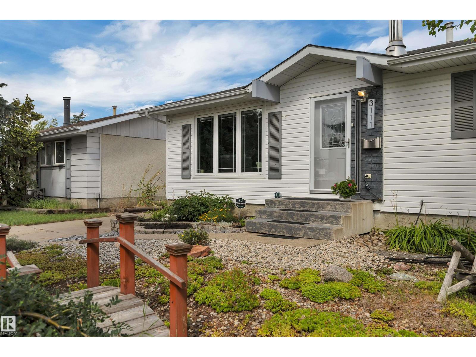 3111 104 ST NW