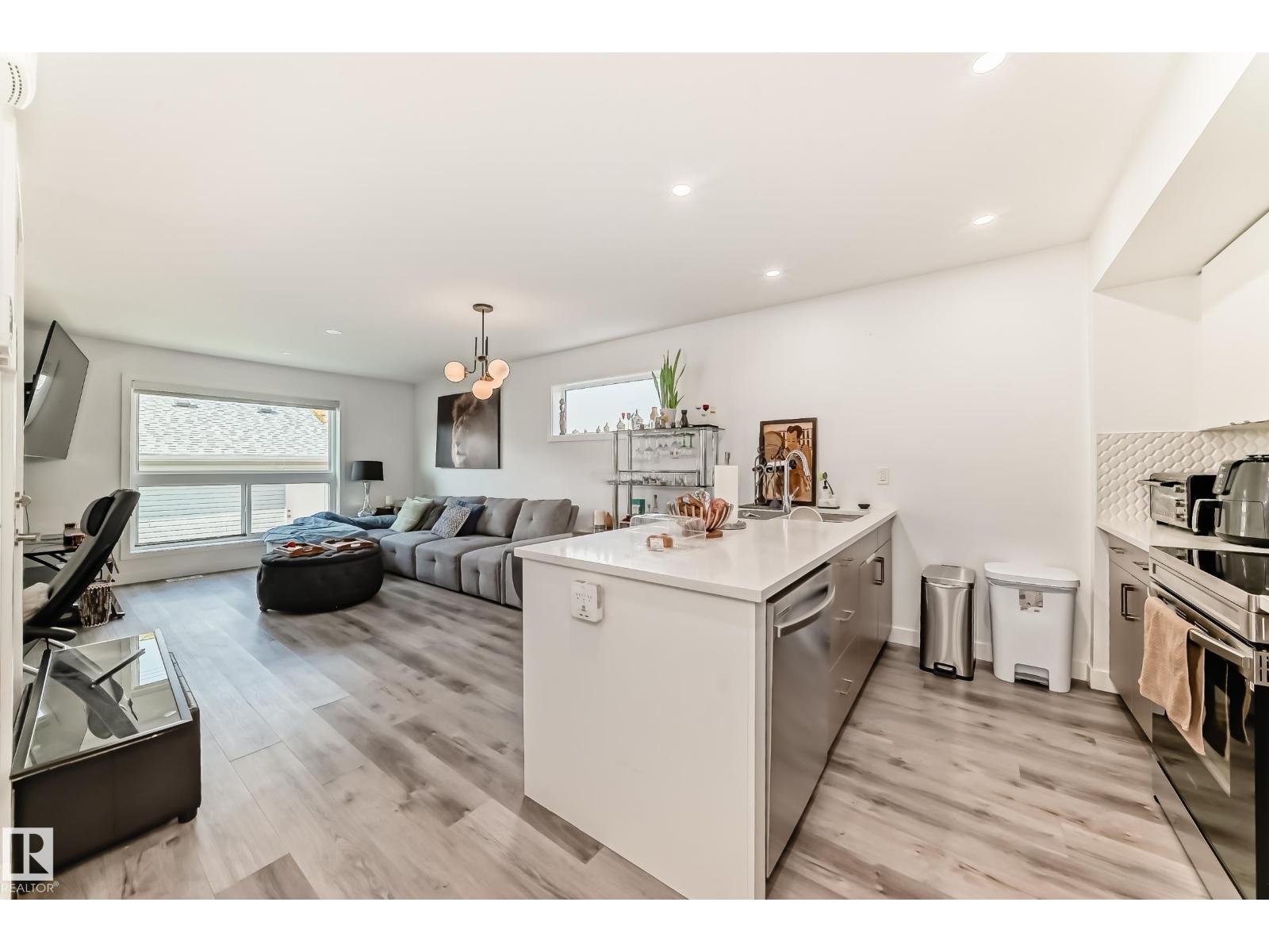 #1 11326 95A ST NW