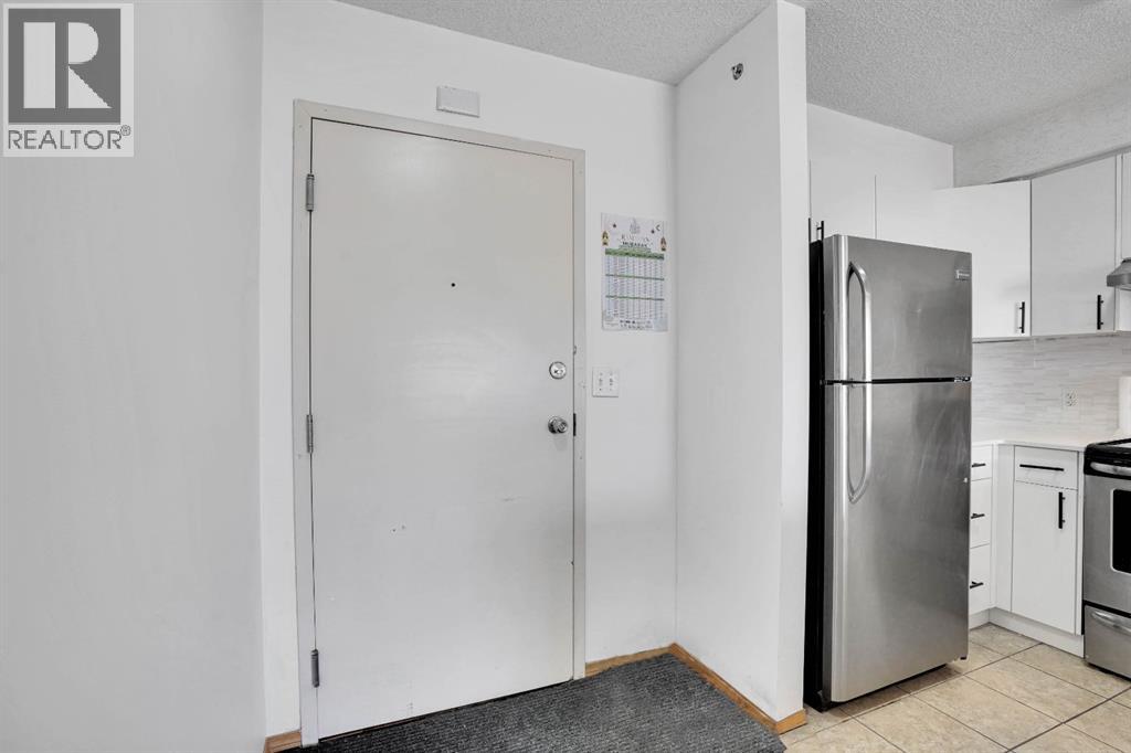 301, 92 Saddletree Court NE