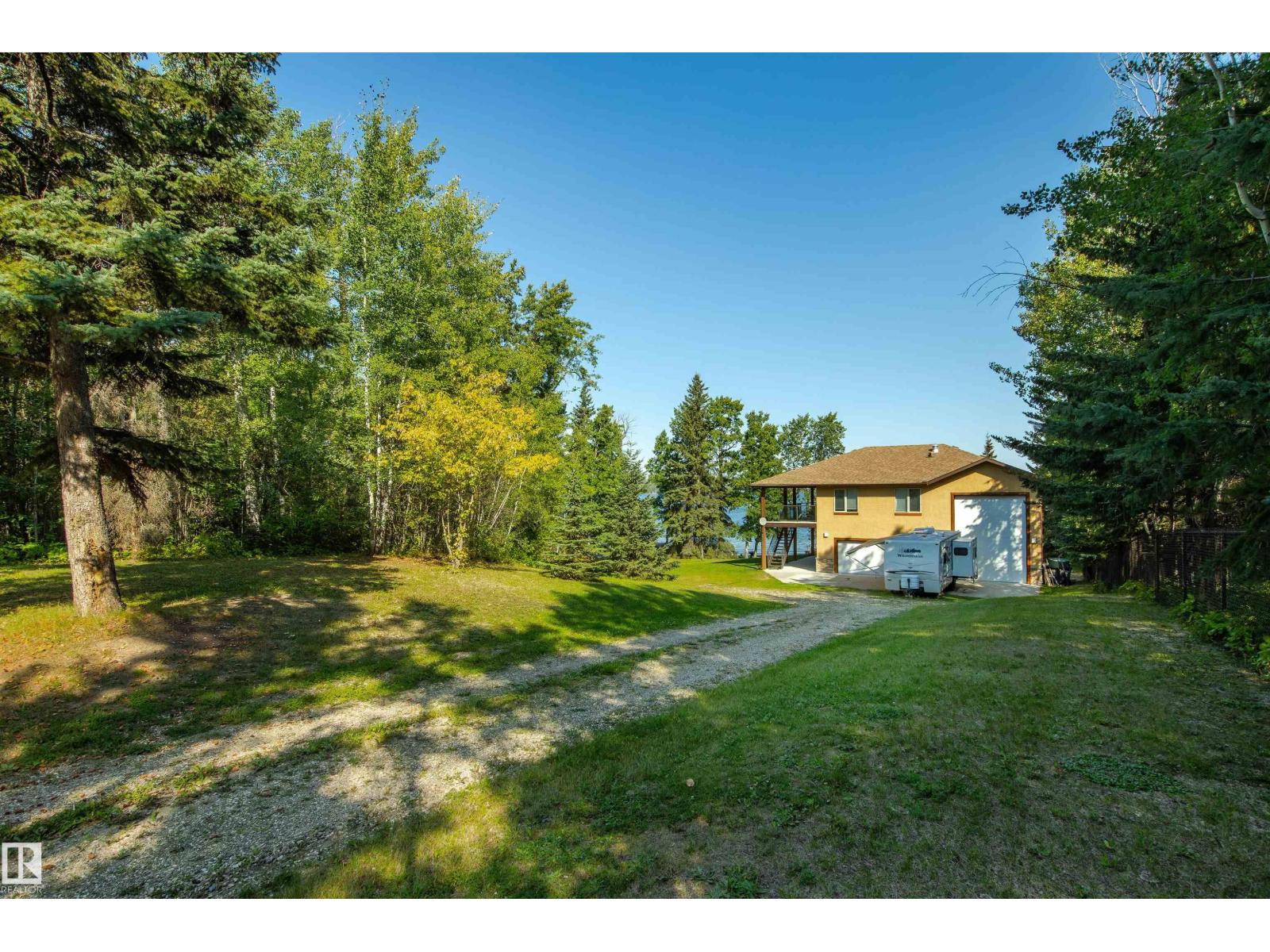 4 Sunshine Bay RD
