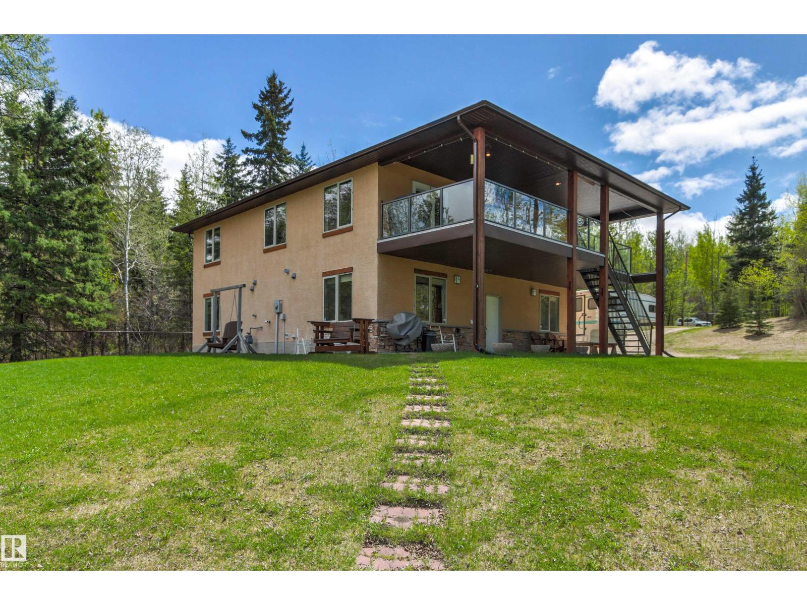 4 Sunshine Bay RD