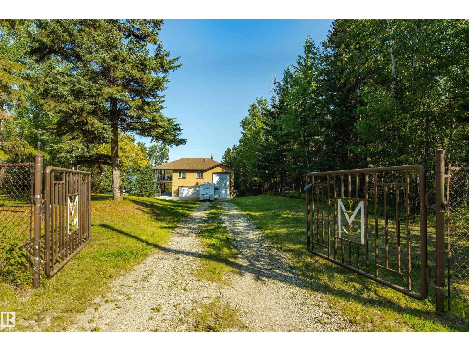4 Sunshine Bay RD