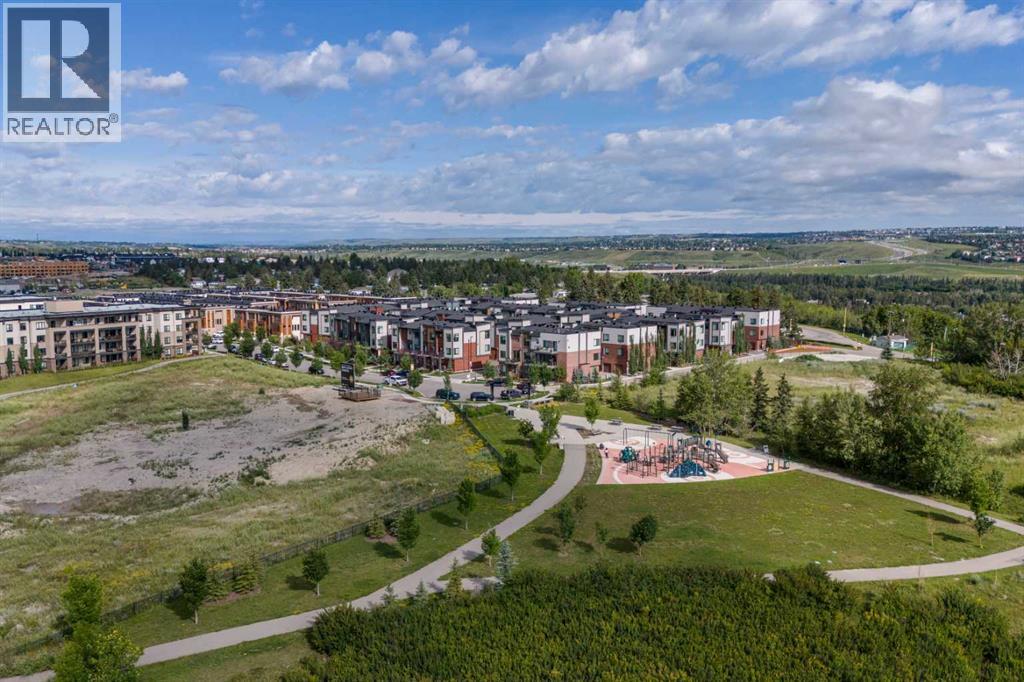 614 Greenbriar Common NW