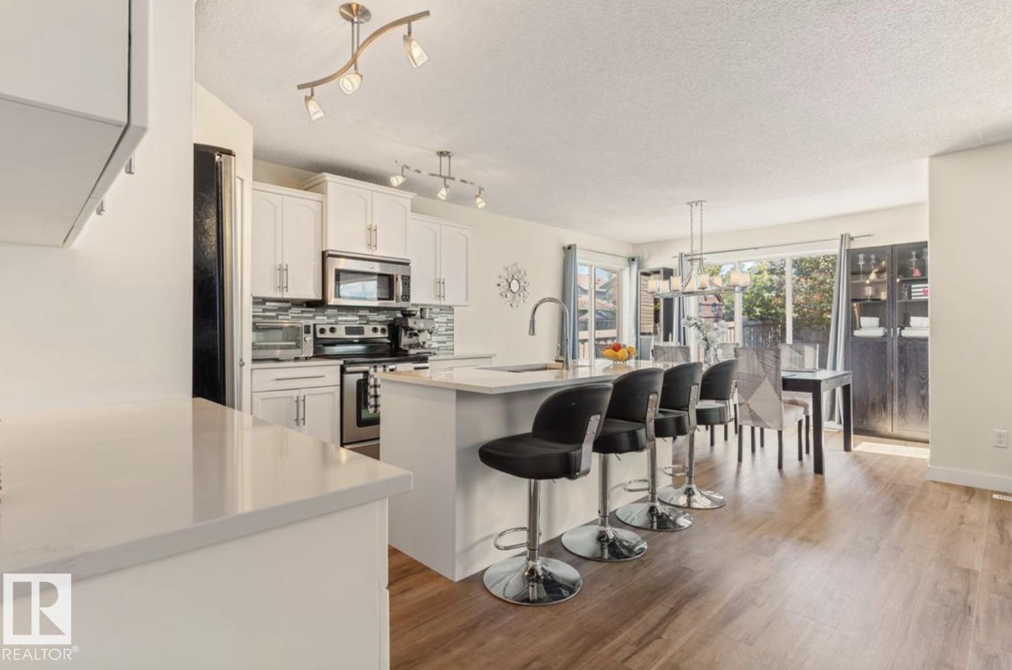1007 MACEWAN CL SW